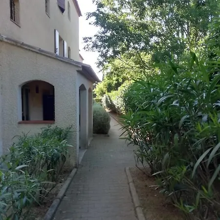 Les Phaetons Apartment *