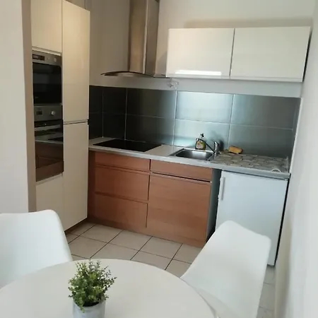 Les Phaetons Apartment