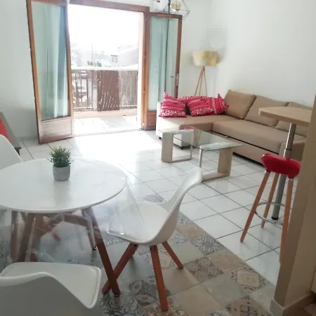 Les Phaetons Apartment